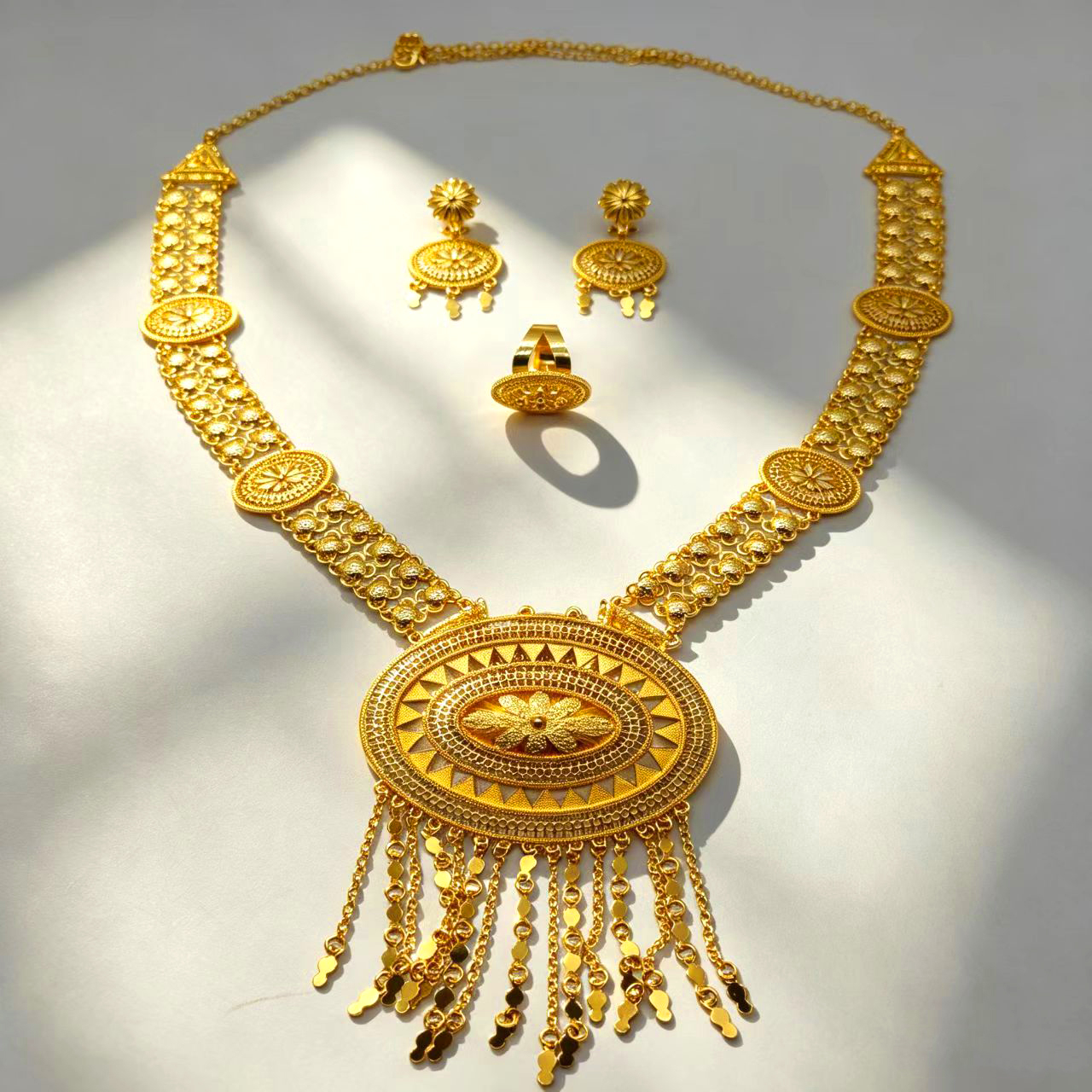 3-Piece Set: Earring  & Necklace & Ring, Alloy with 24K Gold Plating for Women