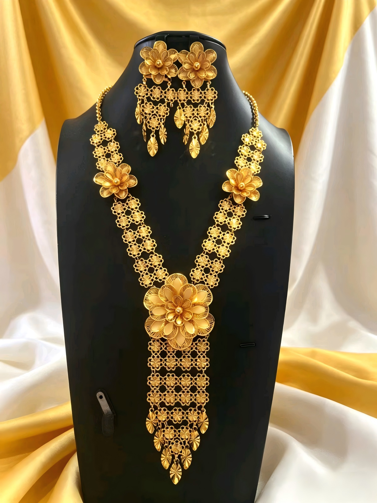 2-piece Set: Earrings, Necklace; Made of Alloy, Gold-plated Finish-C-11