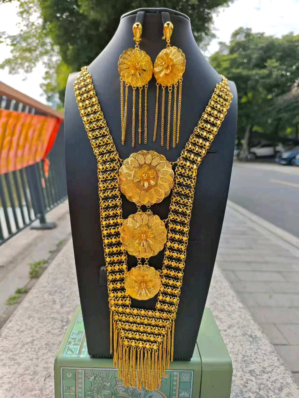 2-piece Set: Earrings, Necklace; Made of Alloy, Gold-plated Finish-C-16