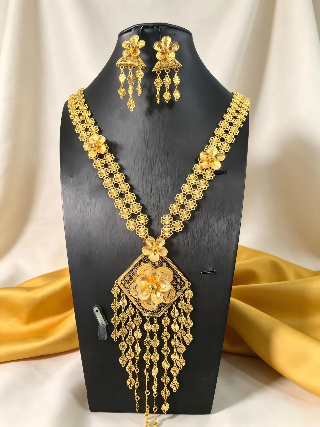 2-piece Set: Earrings, Necklace; Made of Alloy, Gold-plated Finish-C-20