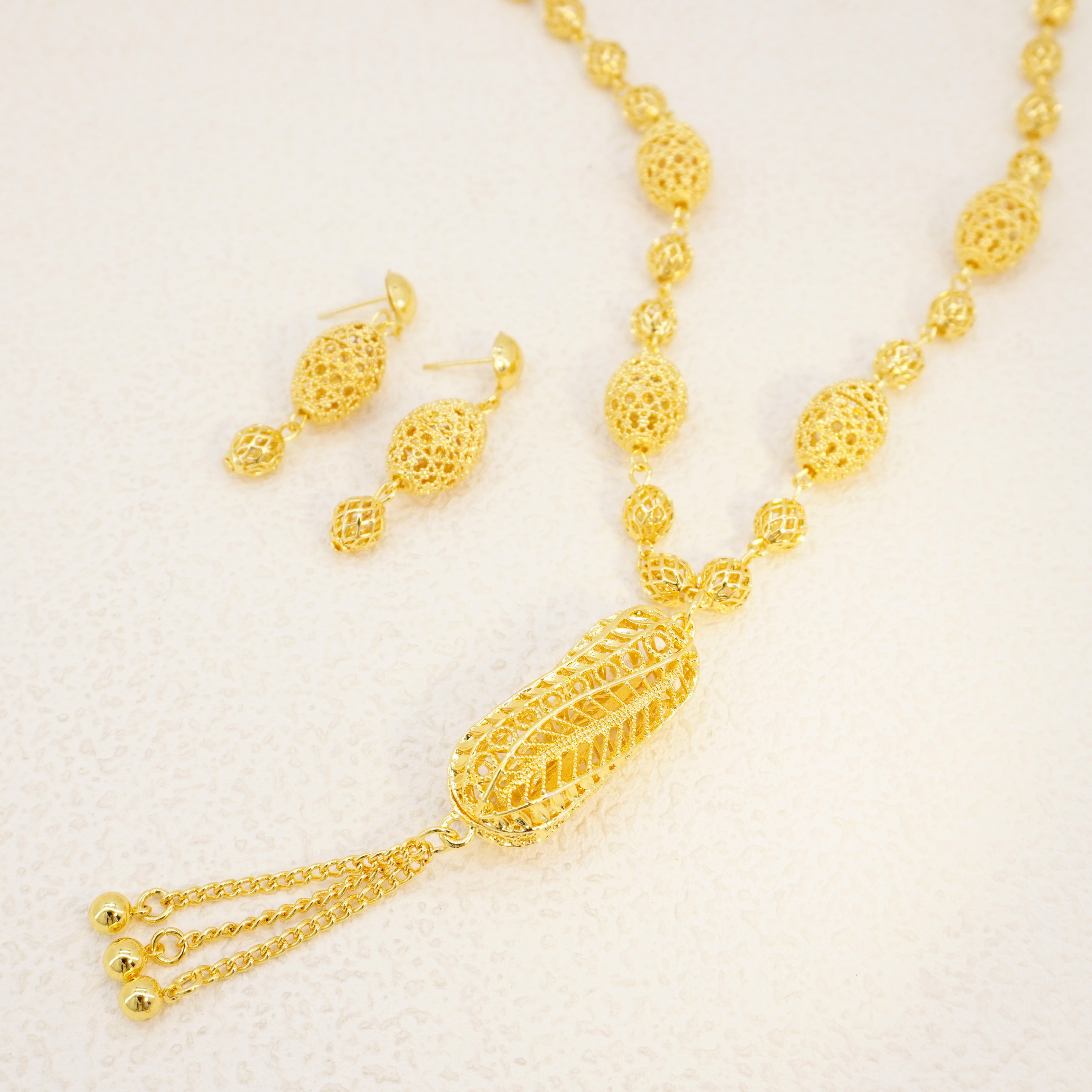 2-Piece Set: Earring  & Necklace, Alloy with 24K Gold Plating for Women