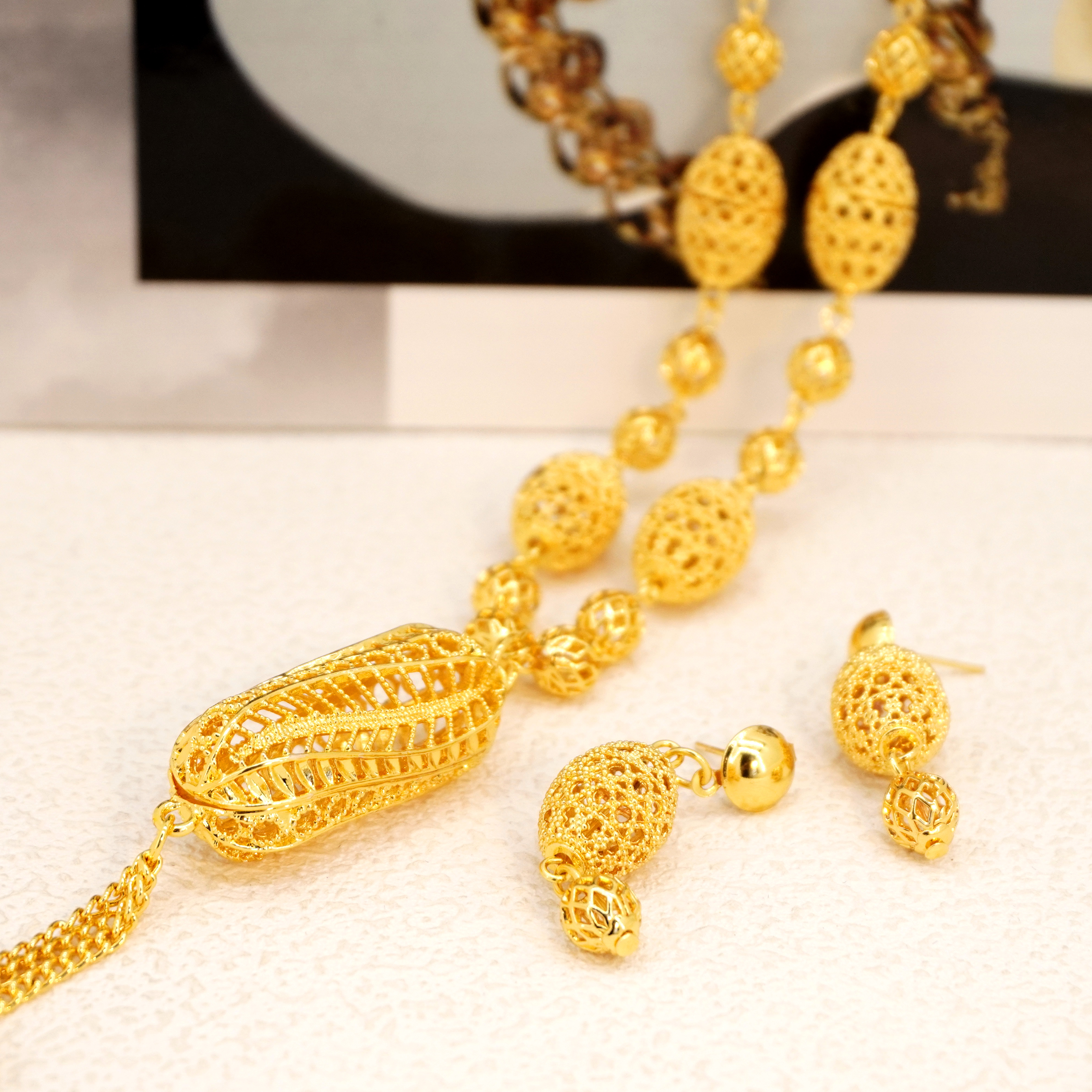 2-Piece Set: Earring  & Necklace, Alloy with 24K Gold Plating for Women