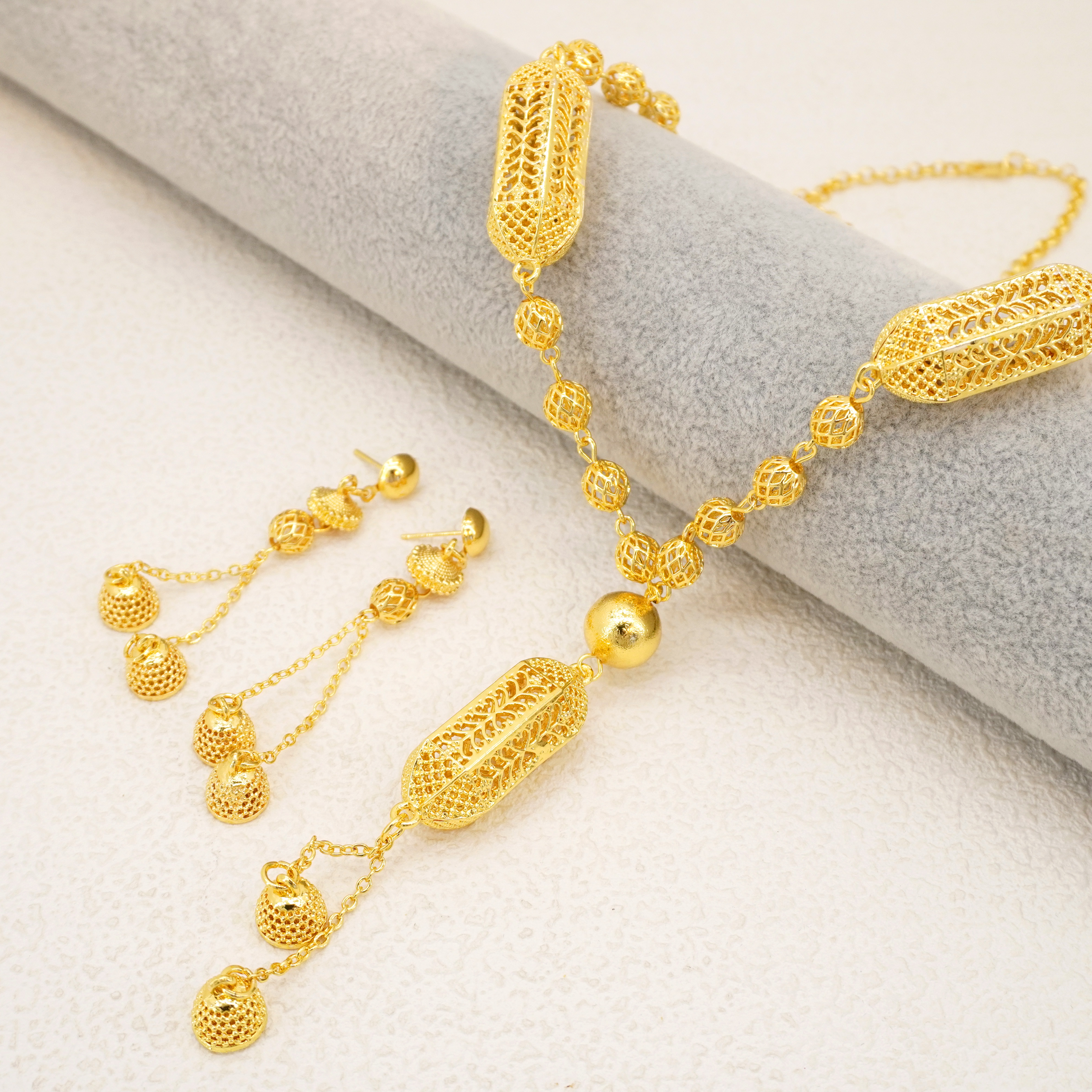 2-Piece Set: Earring  & Necklace, Alloy with 24K Gold Plating for Women
