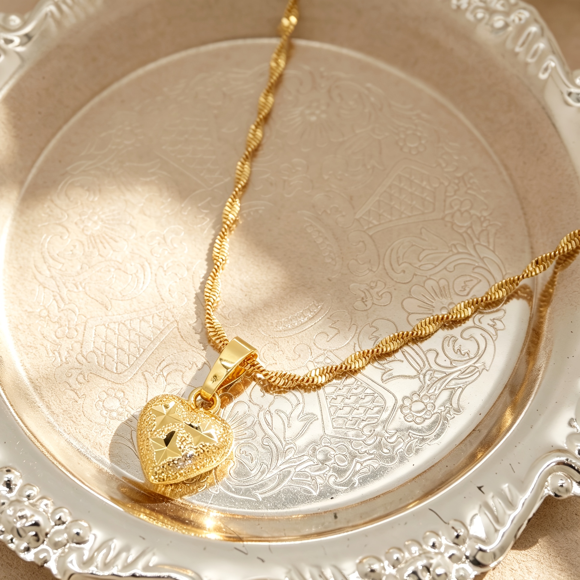 1pc Easy Cute Bohemian Style Heart with Frosted Water Wave Chain Copper Golden Plated Suitable for Women to Wear Suitable for Daily Dating Gift for Girlfriend Graduation Season Good Product