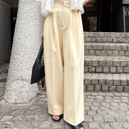 万能コーディネート可能なタック入りワイドパンツ