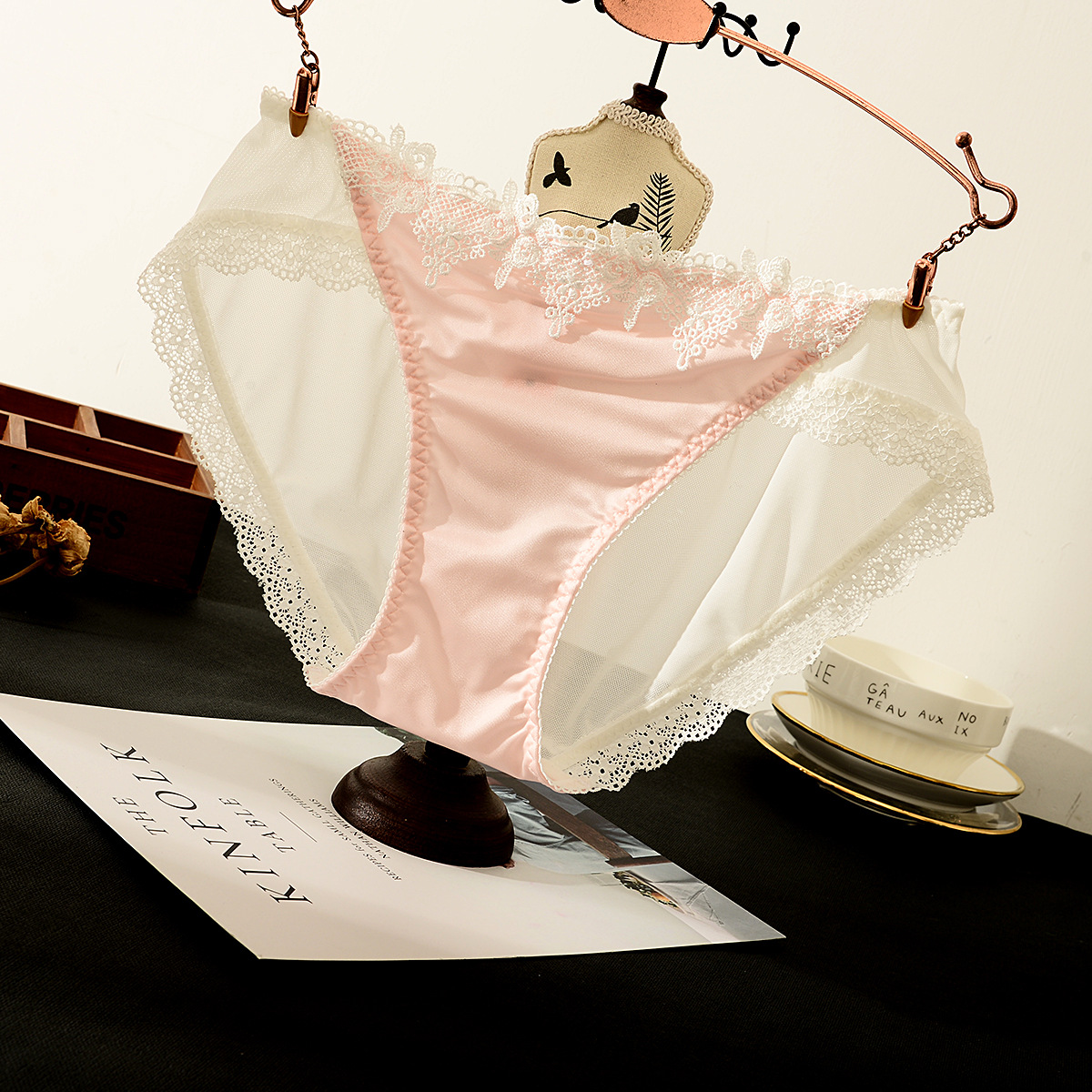 牛奶絲蕾絲網紗性感女生內褲