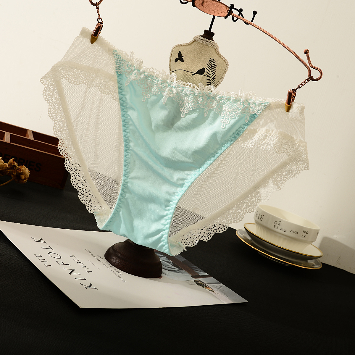牛奶絲蕾絲網紗性感女生內褲