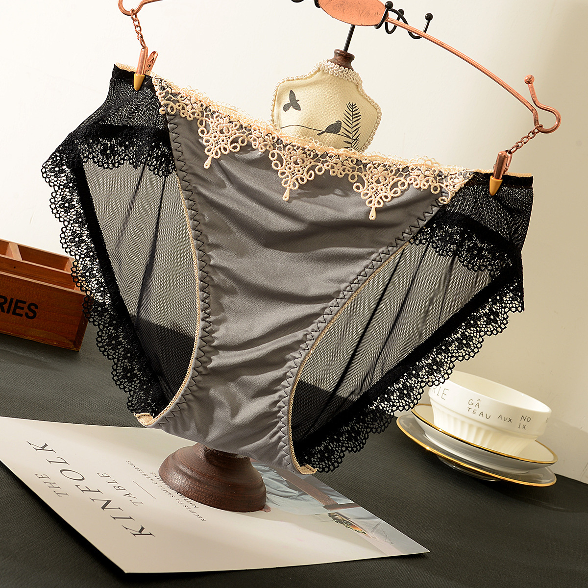 牛奶絲蕾絲網紗性感女生內褲
