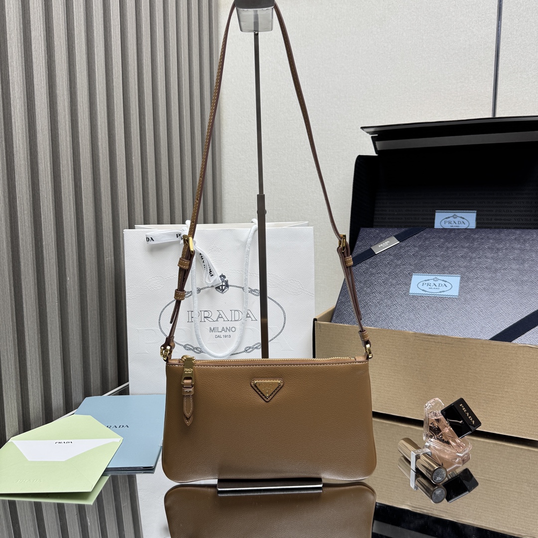 プラダ「Prada」プラダ