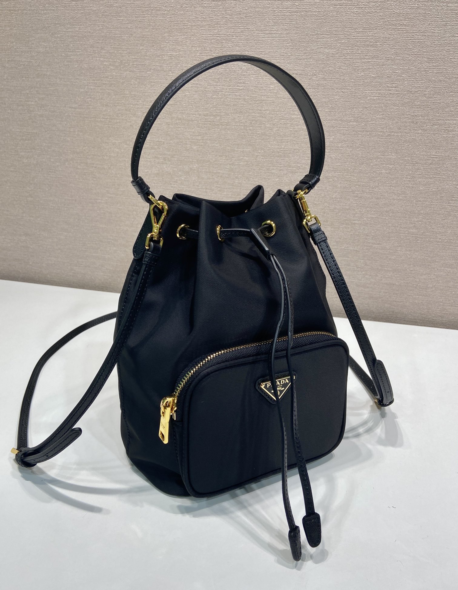 プラダ「Prada」プラダ