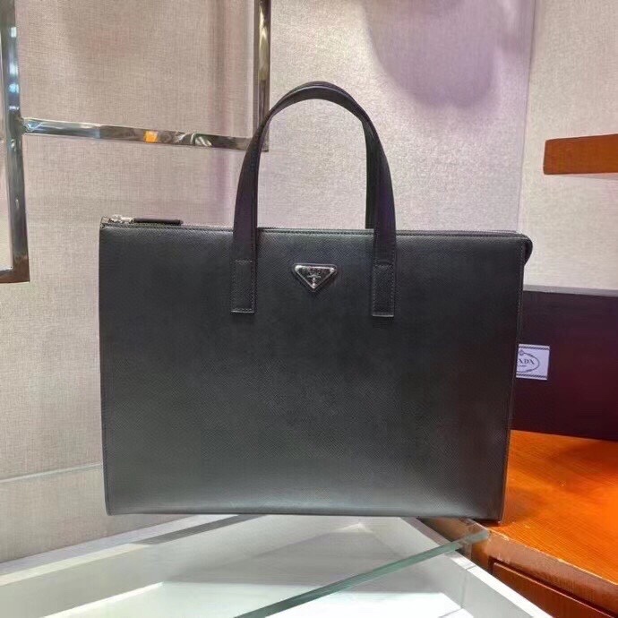 プラダ「Prada」プラダ