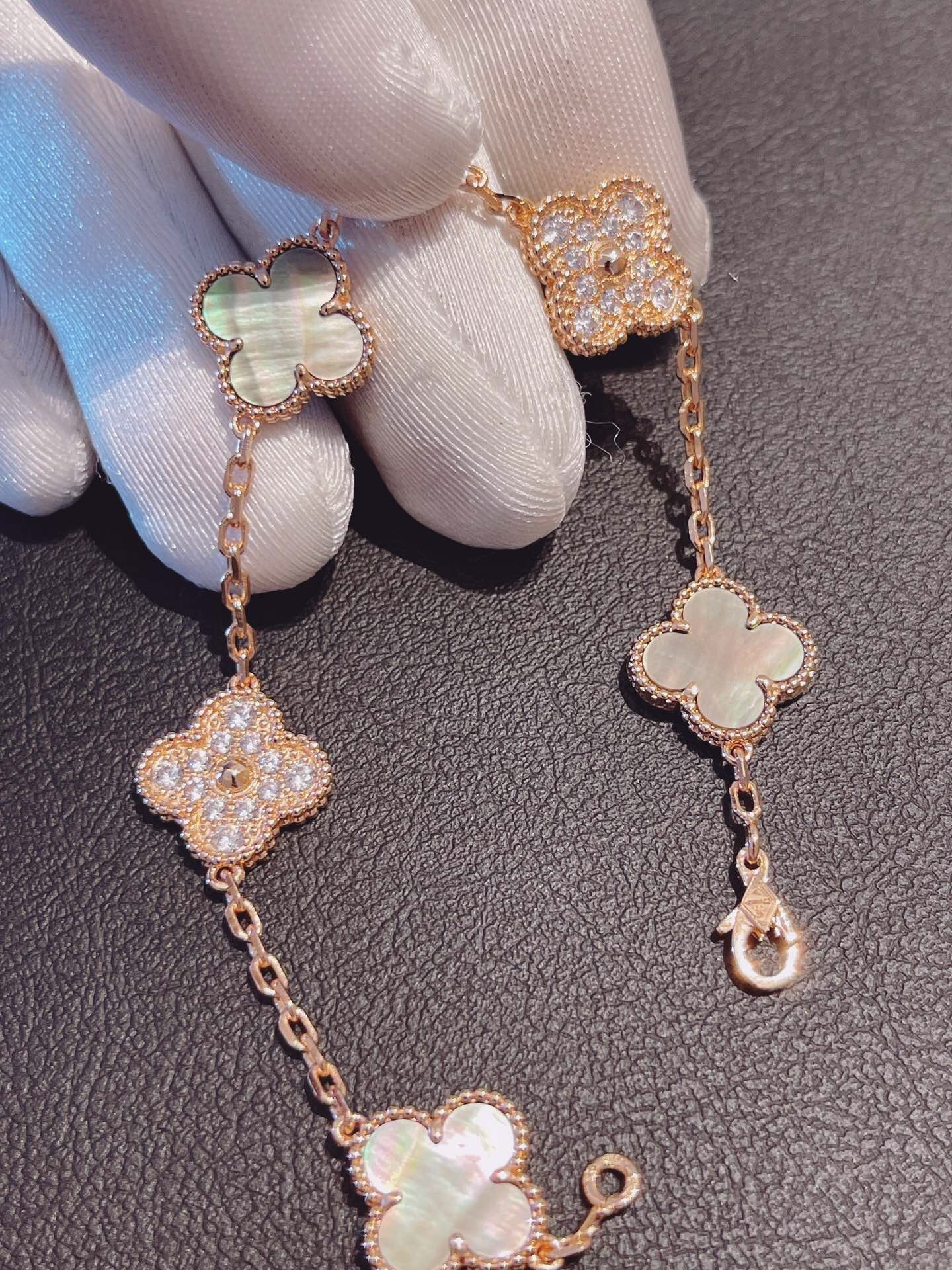ヴァンクリーフ＆アーペル「Van Cleef & Arpels」 ヴァンクリーフ＆アーペル