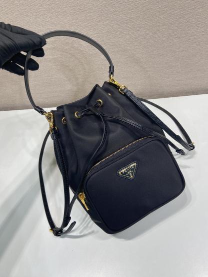 プラダ「Prada」プラダ