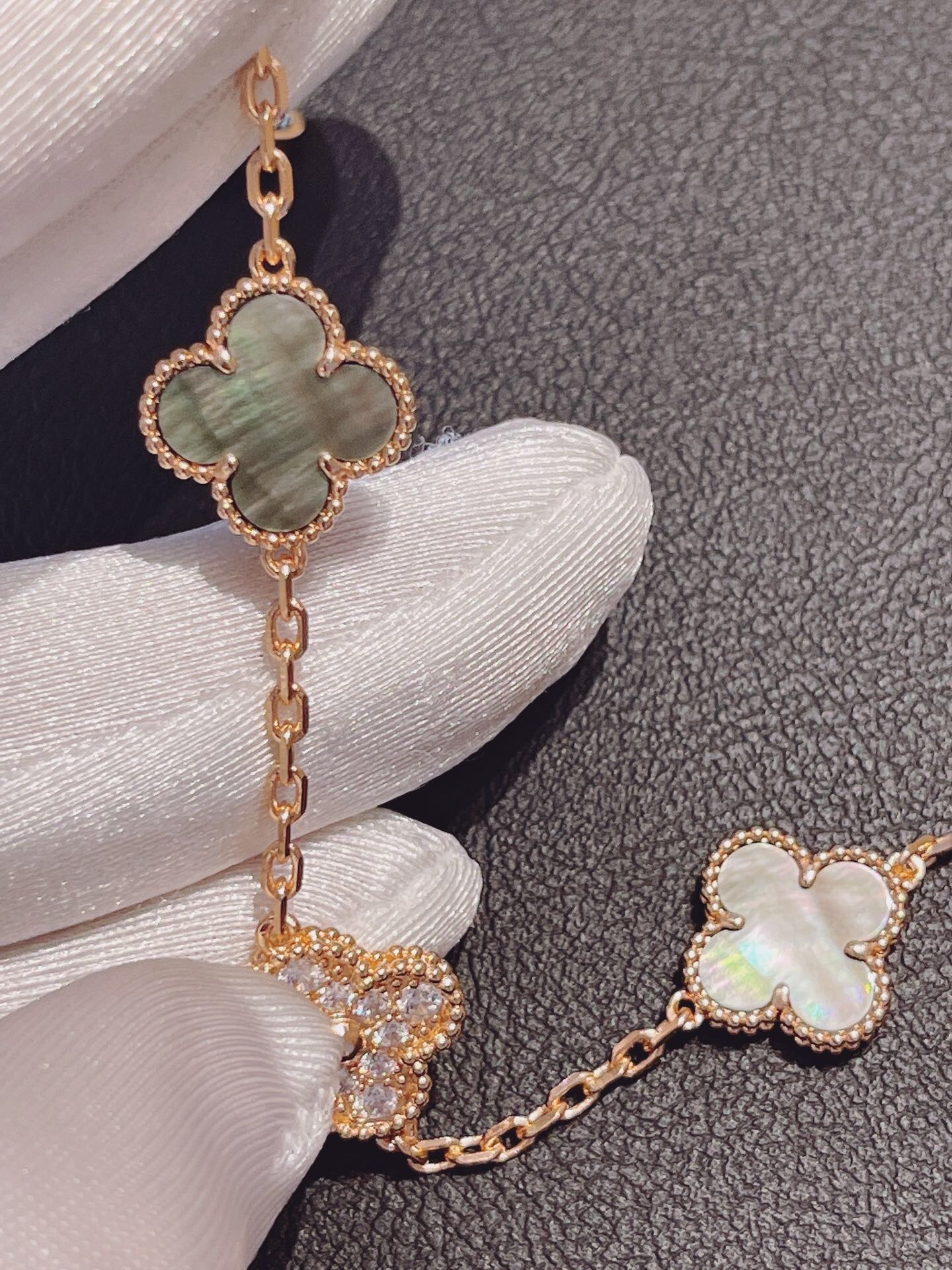 ヴァンクリーフ＆アーペル「Van Cleef & Arpels」 ヴァンクリーフ＆アーペル