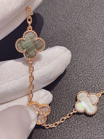 ヴァンクリーフ＆アーペル「Van Cleef & Arpels」 ヴァンクリーフ＆アーペル