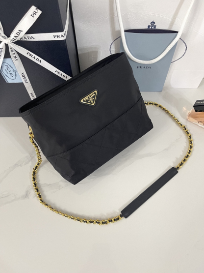 プラダ「Prada」プラダ