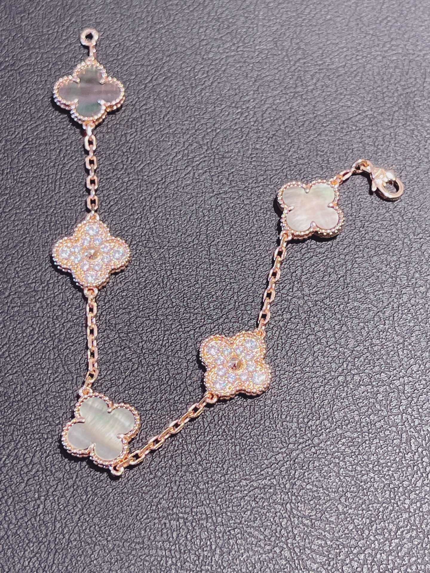 ヴァンクリーフ＆アーペル「Van Cleef & Arpels」 ヴァンクリーフ＆アーペル