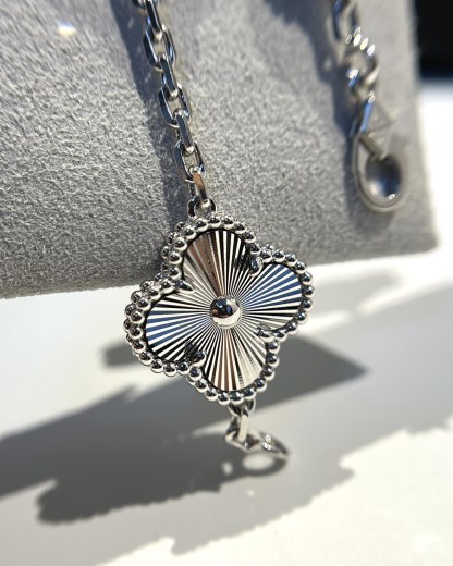 ヴァンクリーフ＆アーペル「Van Cleef & Arpels」 ヴァンクリーフ＆アーペル