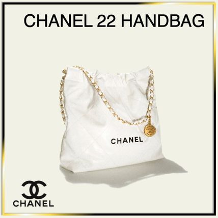 通勤からお出かけまで♪【CHANEL】Chanel 22 Handbag