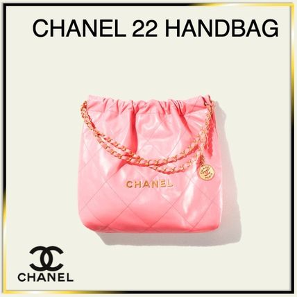 通勤からお出かけまで♪【CHANEL】Chanel 22 Handbag