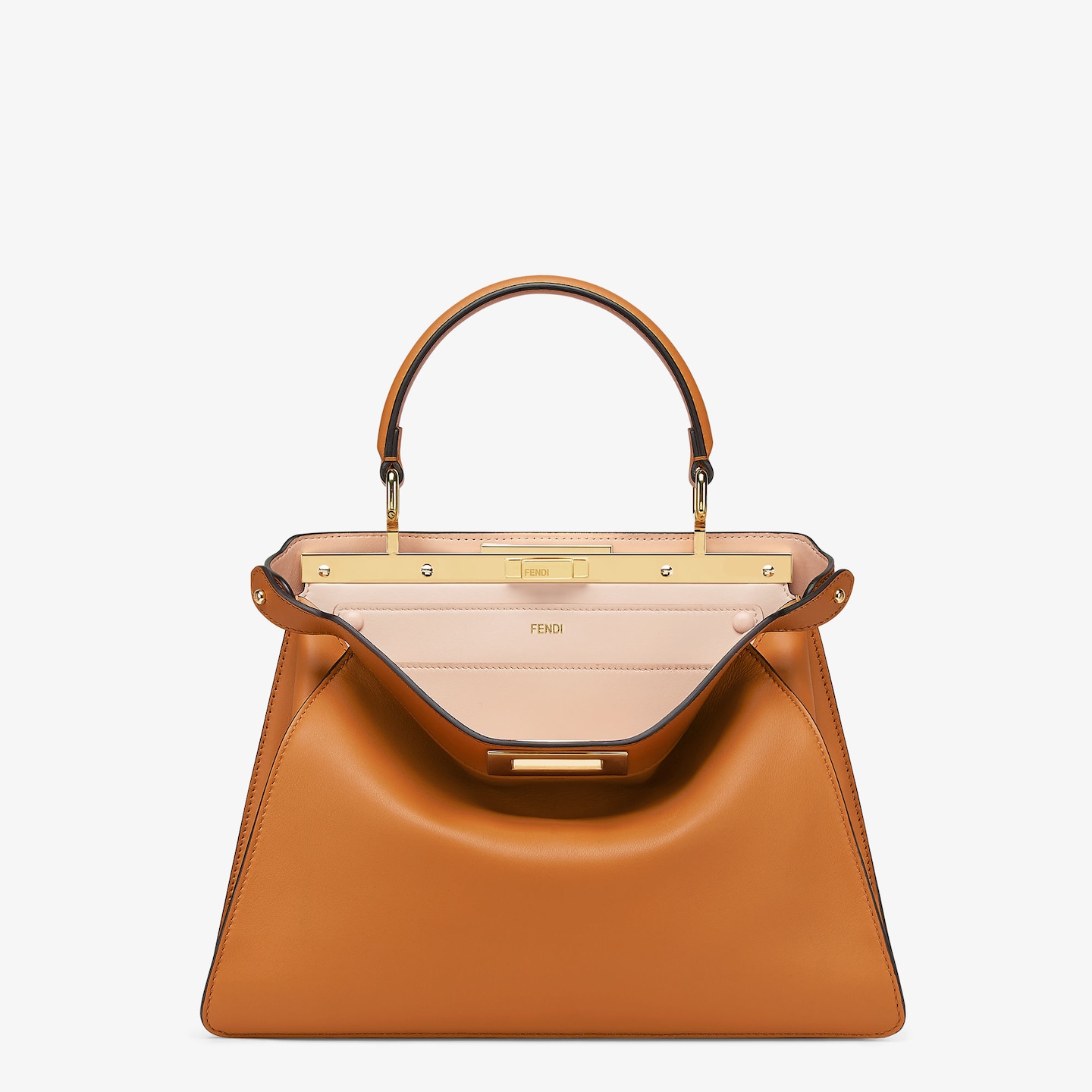 【BAILA・CLASSY掲載で話題】洗練された大人の名品「FENDI Peekaboo ISeeU ミディアム」｜奥田亜香里・大政絢のような上質スタイルに映えるアイコンバッグ