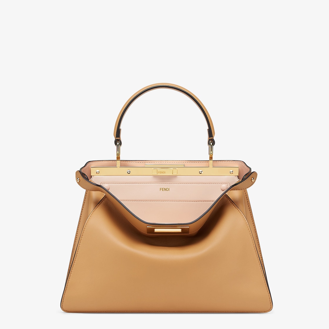 【BAILA・CLASSY掲載で話題】洗練された大人の名品「FENDI Peekaboo ISeeU ミディアム」｜奥田亜香里・大政絢のような上質スタイルに映えるアイコンバッグ