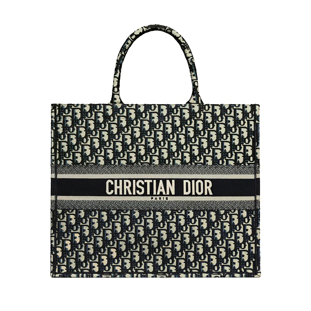 【Dior】雑誌掲載！滝沢眞規子さん愛用の大人気エンブロイダリートートバッグが登場！Book Tote Bag