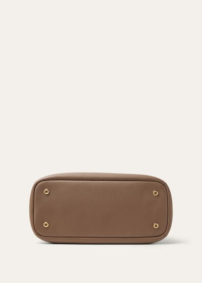 【STORY掲載で話題】木村佳乃さんの上質スタイルに寄り添う「Loro Piana Needle Bag Medium」｜洗練された大人のための名品バッグ｜数量限定
