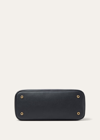 【STORY掲載で話題】木村佳乃さんの上質スタイルに寄り添う「Loro Piana Needle Bag Medium」｜洗練された大人のための名品バッグ｜数量限定