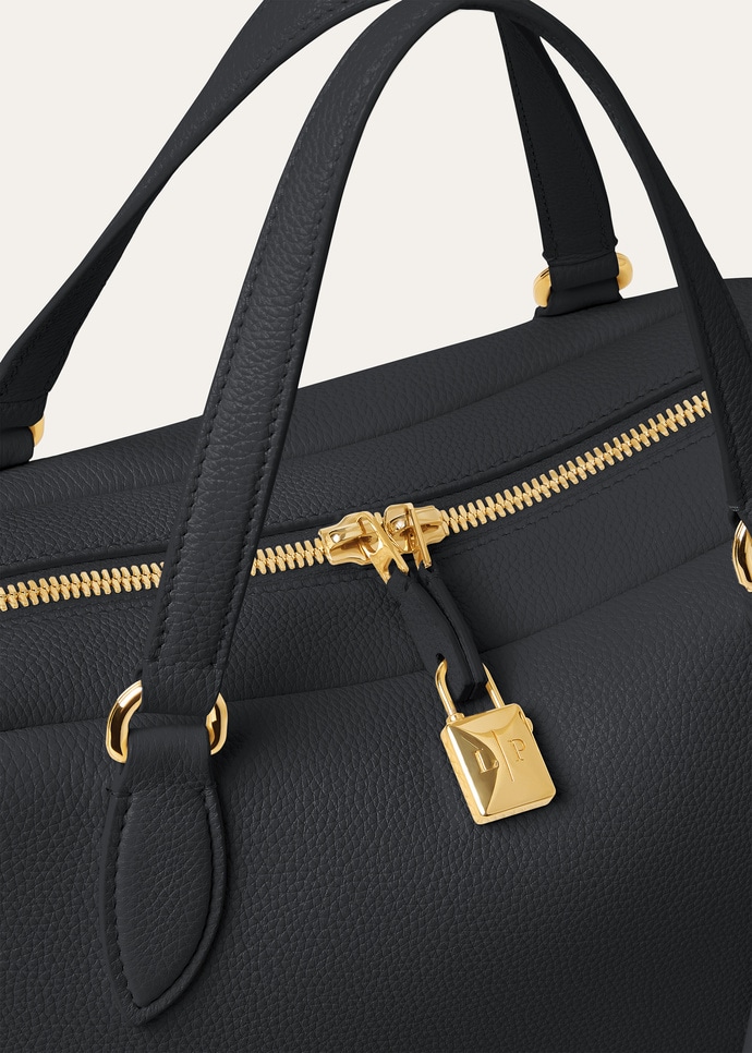 【STORY掲載で話題】木村佳乃さんの上質スタイルに寄り添う「Loro Piana Needle Bag Medium」｜洗練された大人のための名品バッグ｜数量限定