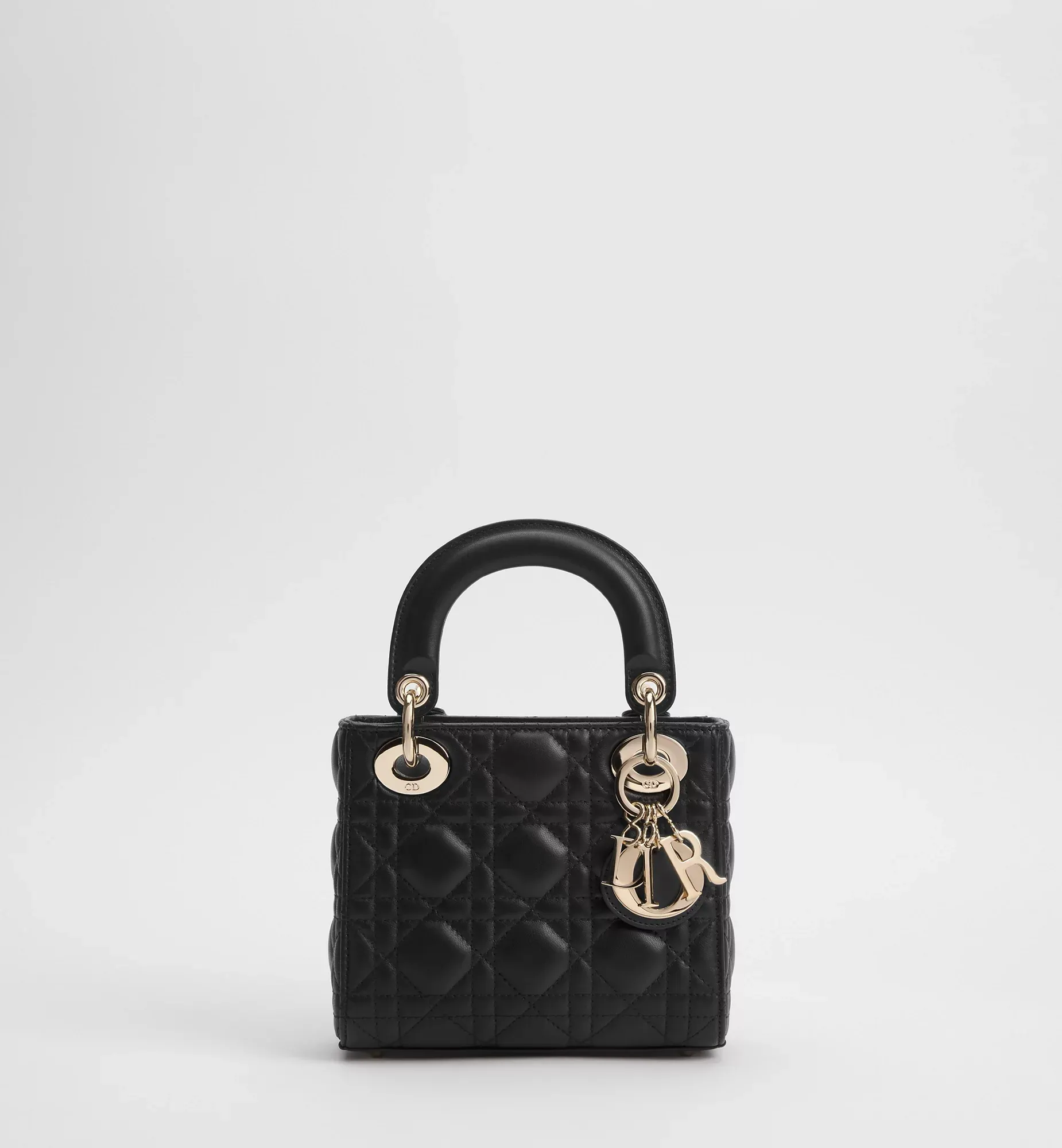 ✨【永遠のエレガンス】Christian Dior Lady Dior｜蛯原友里が魅せる、気品あふれるアイコンバッグ