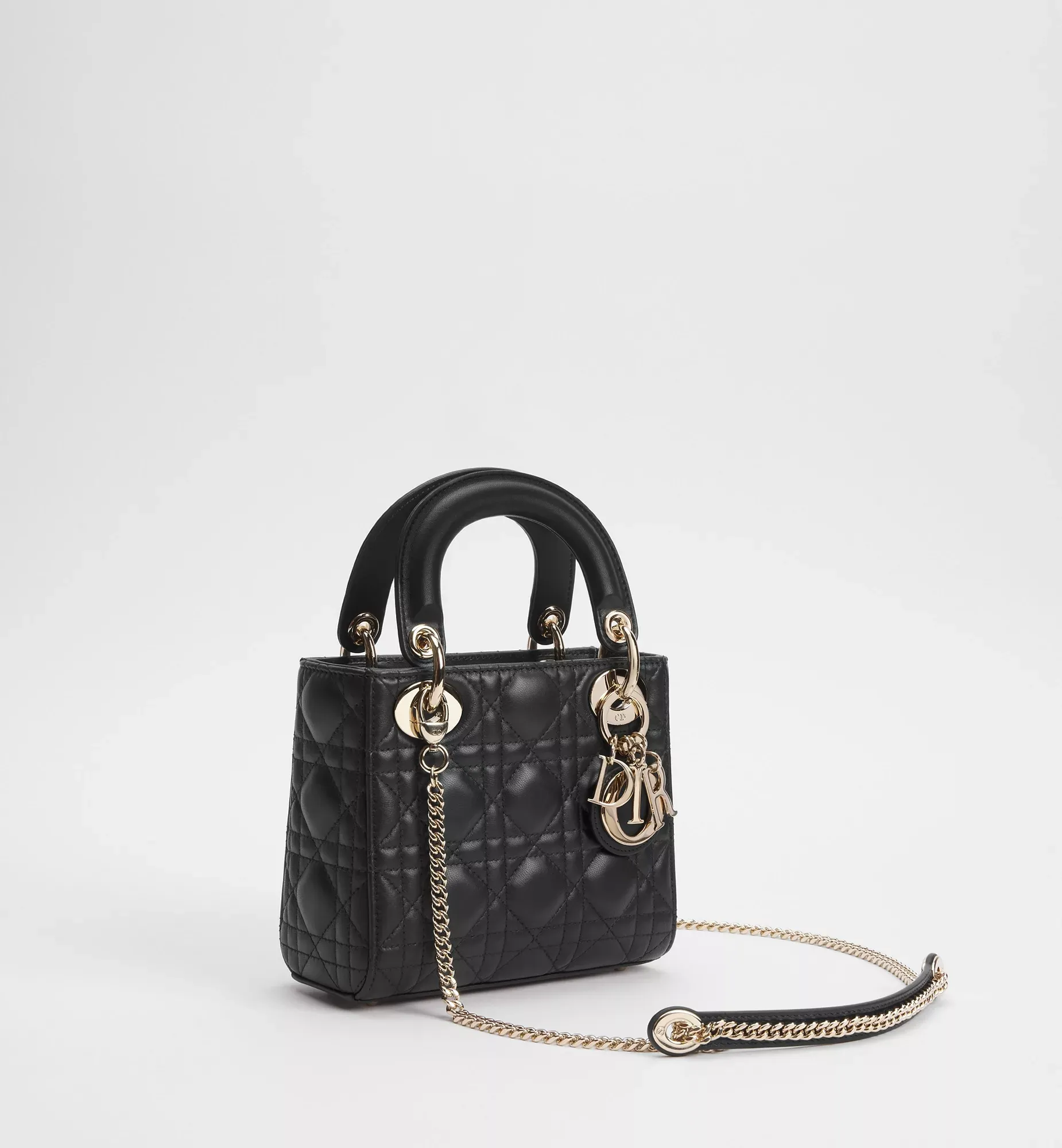 ✨【永遠のエレガンス】Christian Dior Lady Dior｜蛯原友里が魅せる、気品あふれるアイコンバッグ