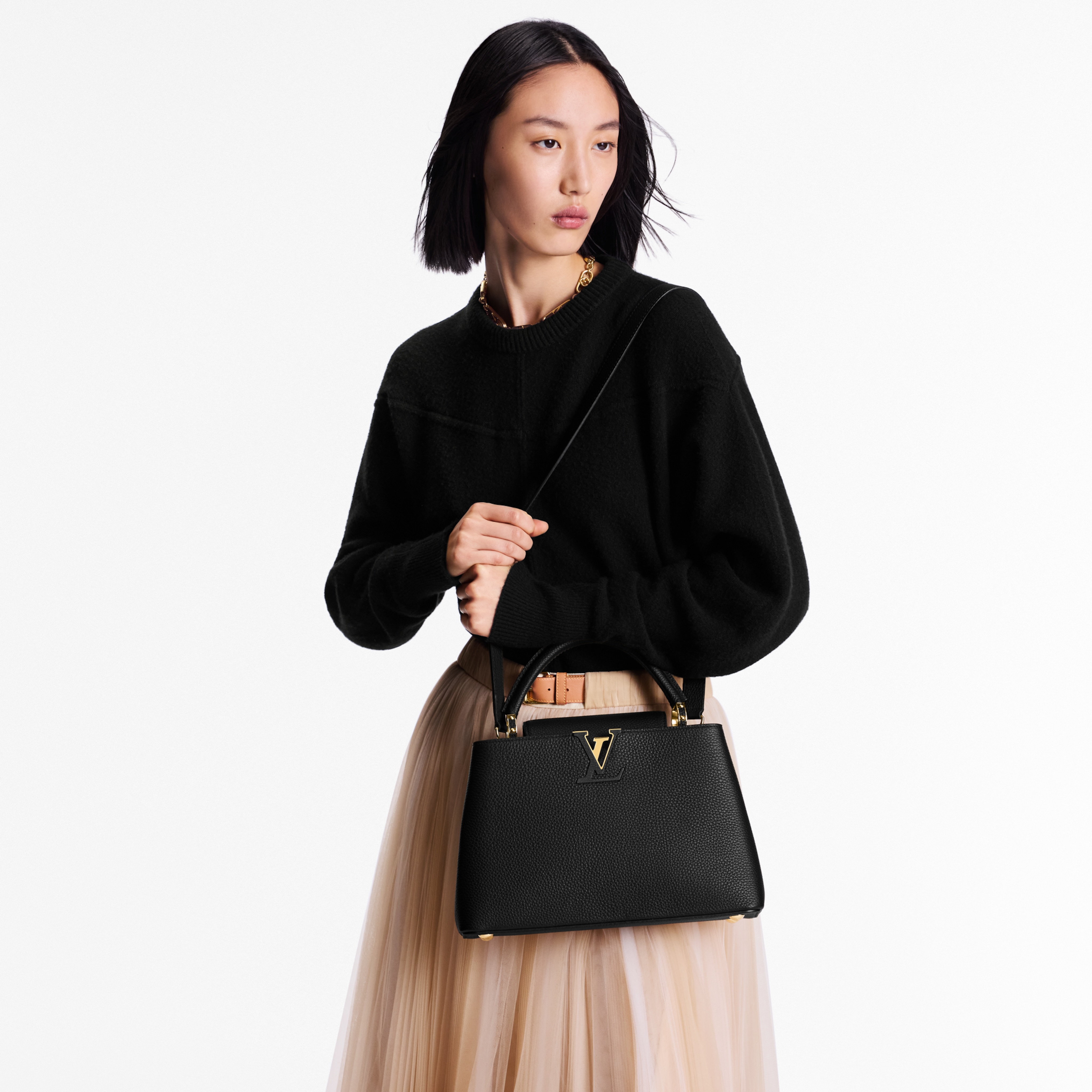 【Louis Vuitton】雑誌掲載で話題！気品と洗練を纏う「カプシーヌ MM」｜中谷美紀さん、富岡佳子さん、滝沢眞規子さん、大政絢さんの上質スタイルにも映える名品バッグ