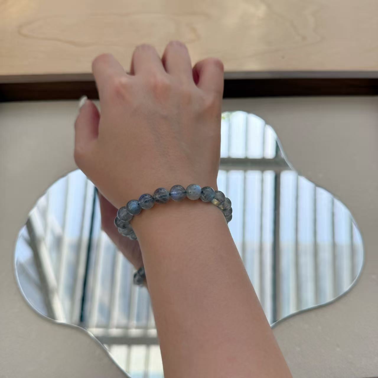 高藍光灰月光石圓珠手串