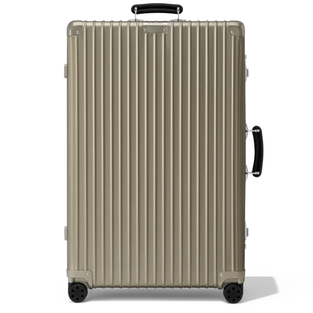 リモワ「Classic チェックイン L」チタニウム、14～15日の旅に映える上品なアルミケース