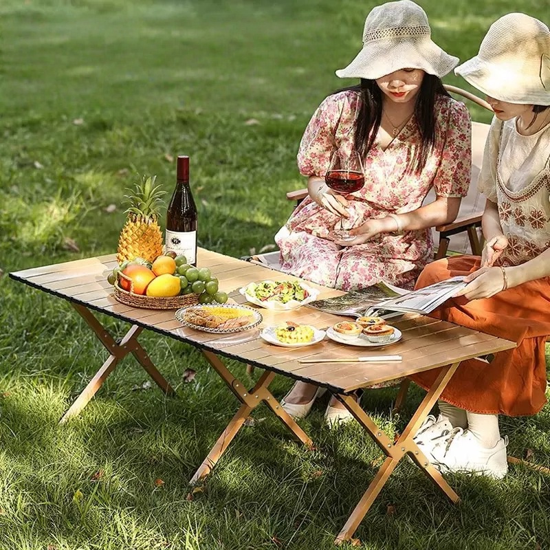 Outdoor folding table