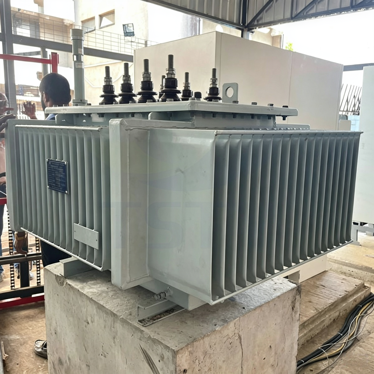 Industrial power transformer