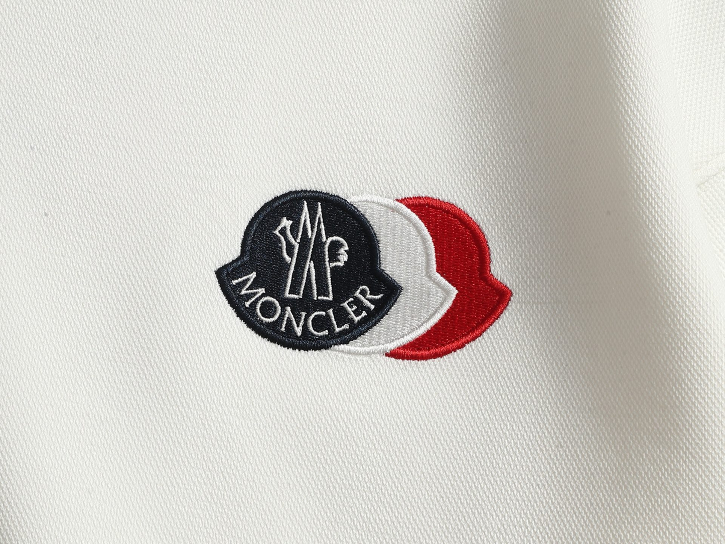 【MONCLER】刺繍長袖 T シャツ