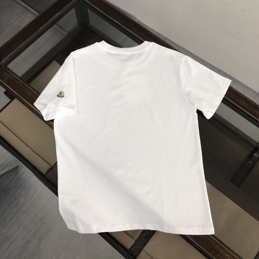 【Moncler 】（モンクレール）男女兼用、ご好評に付き再入荷！