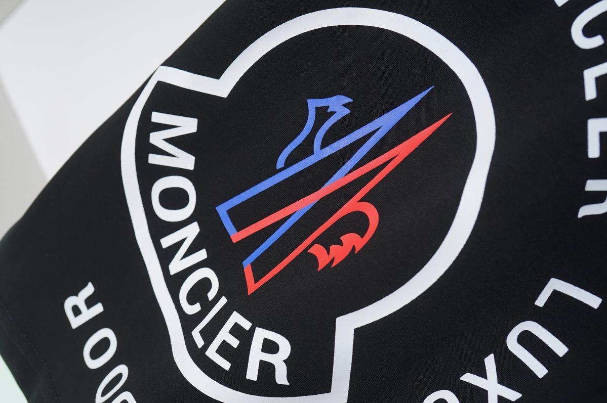 【Moncler 】（モンクレール）男女兼用、ご好評に付き再入荷！