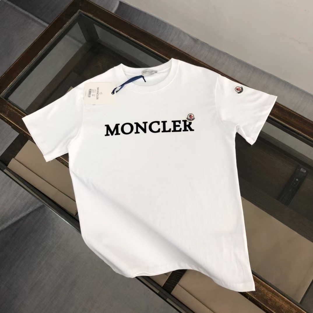 【Moncler 】（モンクレール）男女兼用、ご好評に付き再入荷！