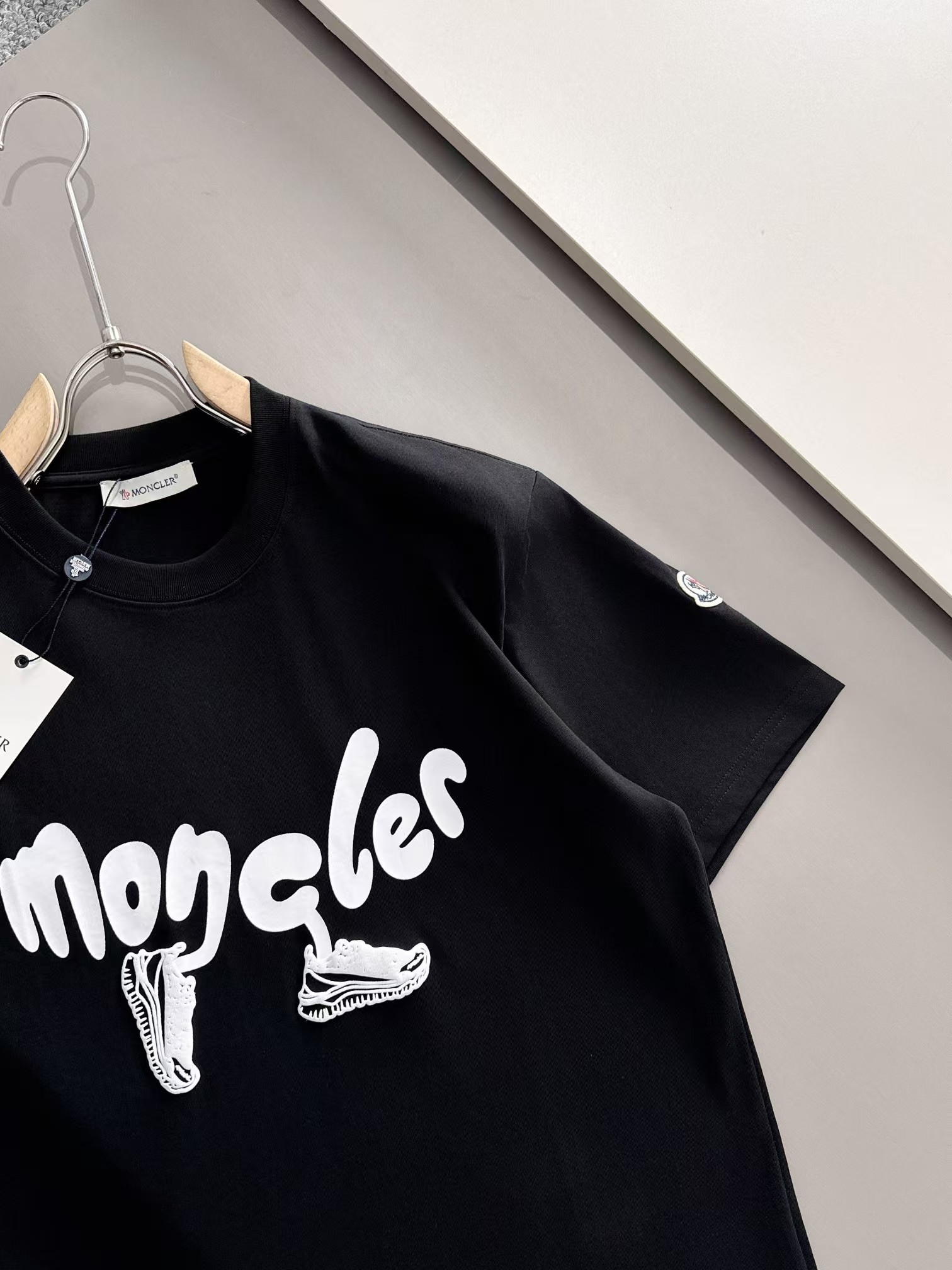 【Moncler 】（モンクレール）男女兼用、ご好評に付き再入荷！