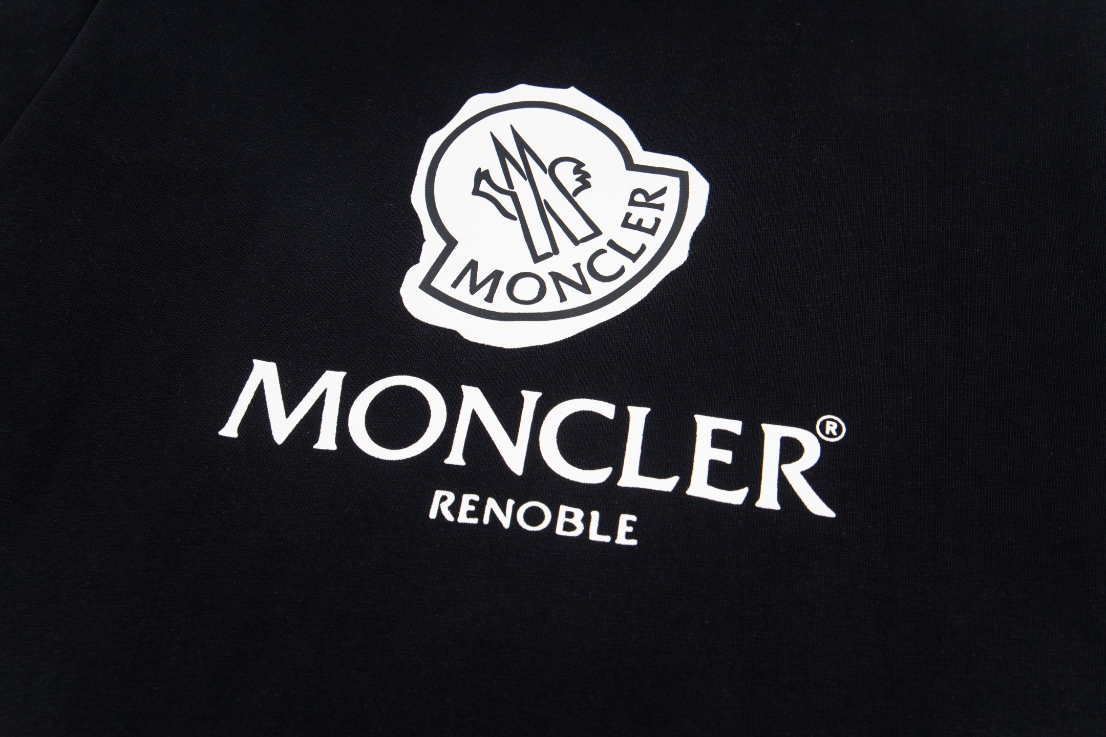 【Moncler 】（モンクレール）半袖Tシャツ 男女兼用、ご好評に付き再入荷！