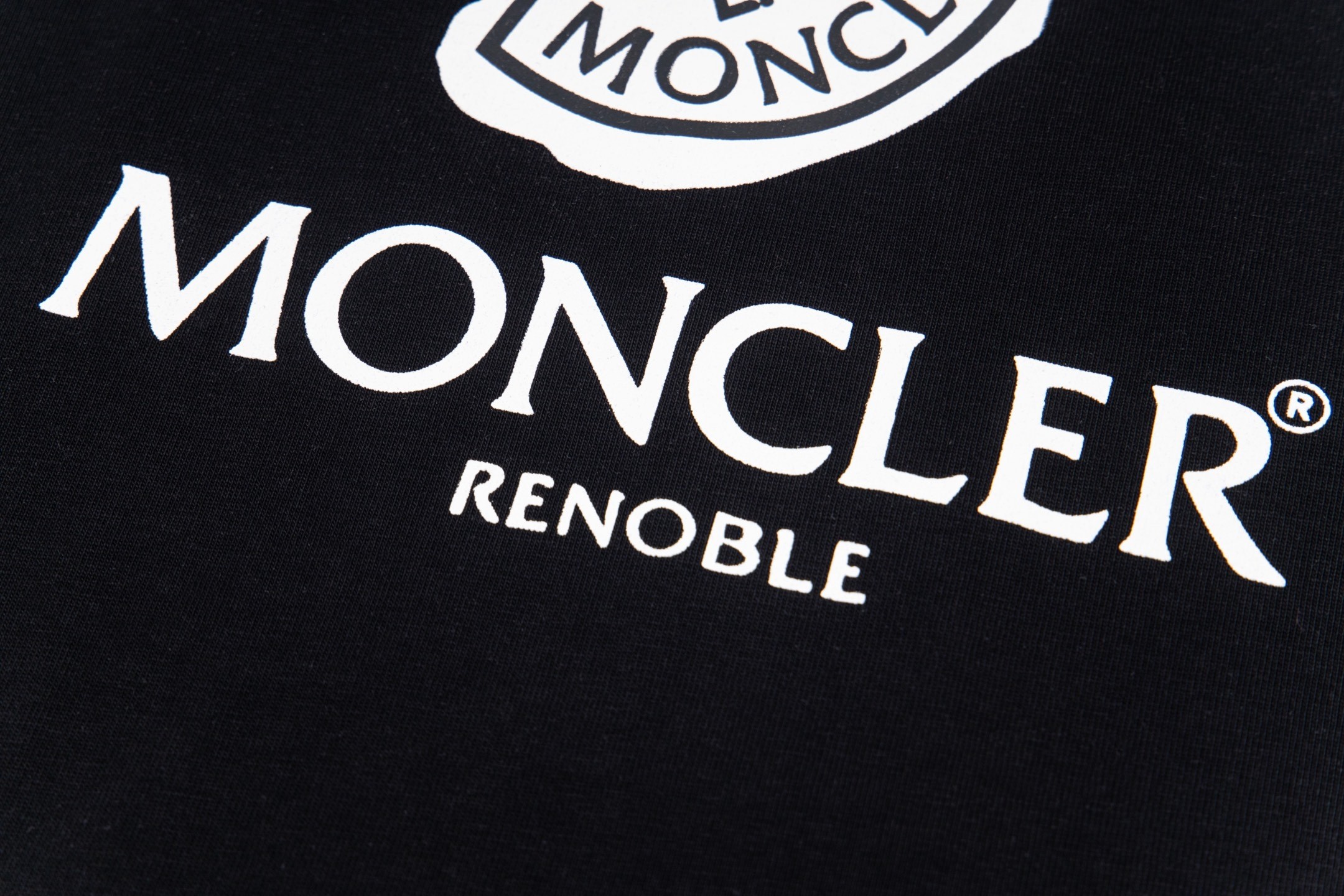 【Moncler 】（モンクレール）半袖Tシャツ 男女兼用、ご好評に付き再入荷！
