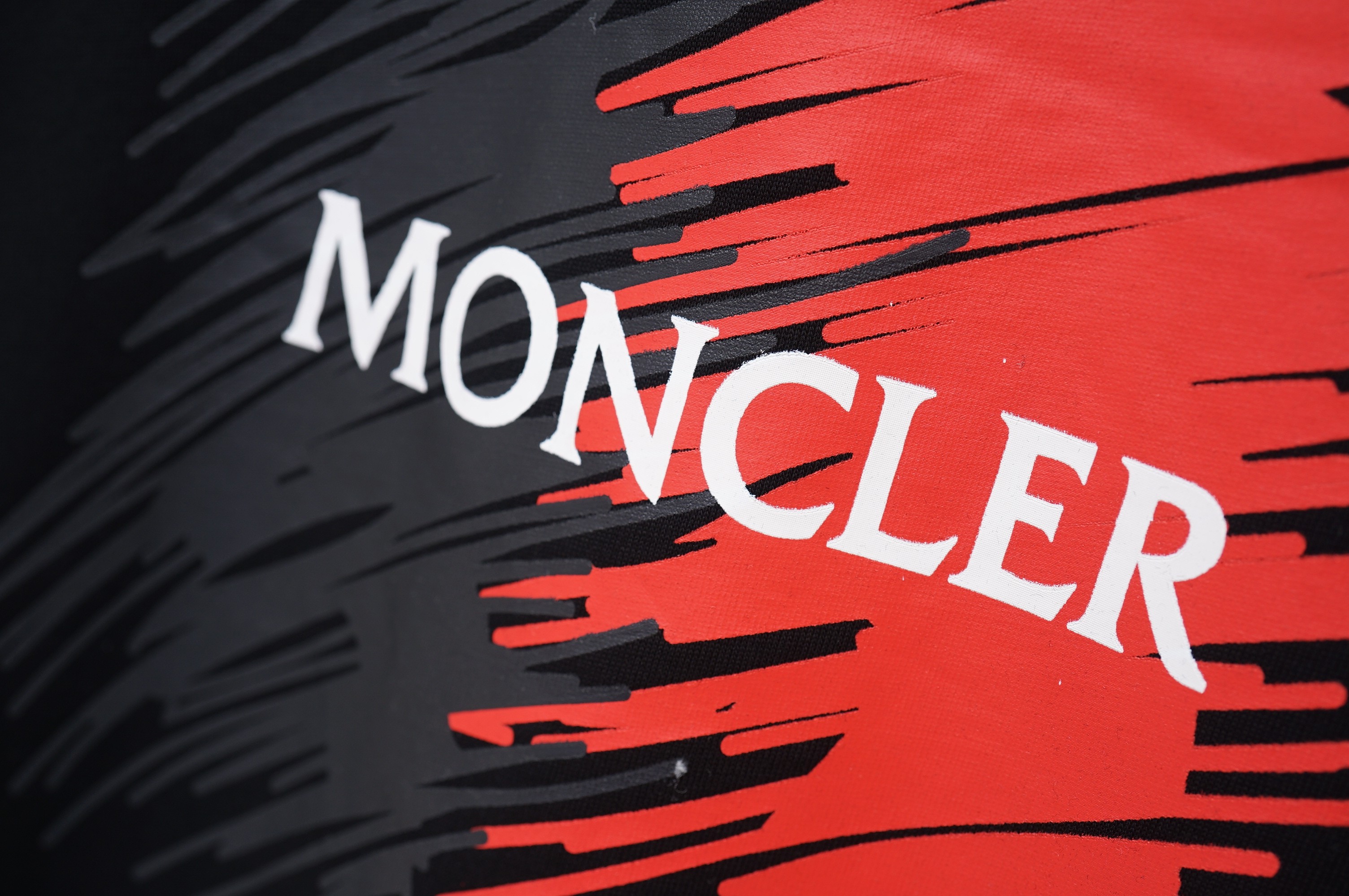 【Moncler旗艦店】（モンクレール）半袖Tシャツ、ご好評に付き再入荷！