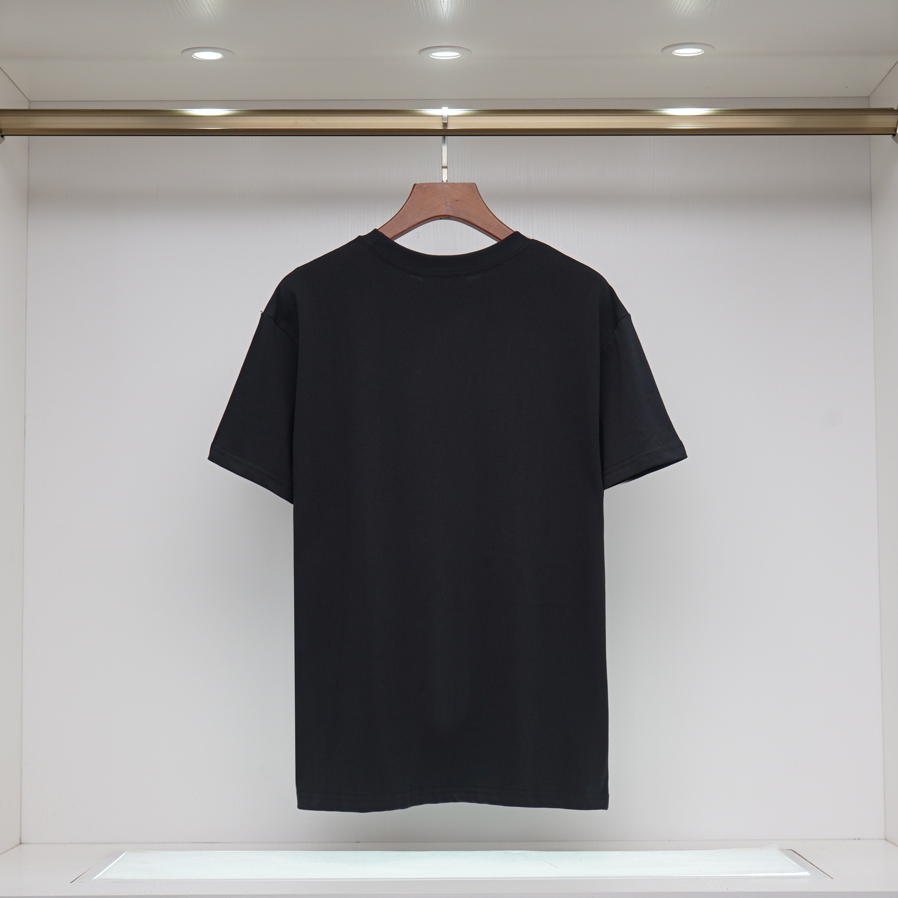 【Moncler旗艦店】（モンクレール）半袖Tシャツ、ご好評に付き再入荷！