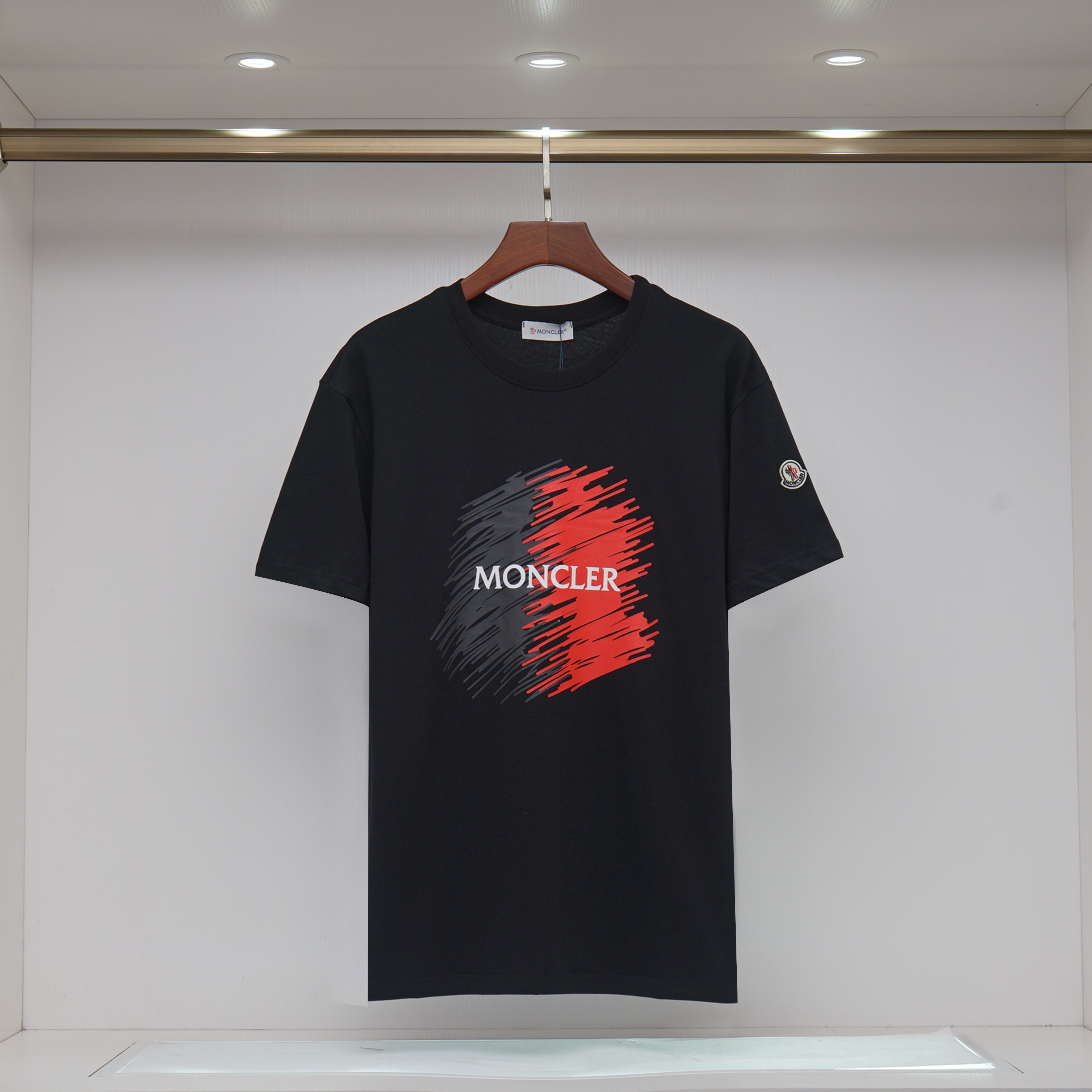 【Moncler旗艦店】（モンクレール）半袖Tシャツ、ご好評に付き再入荷！