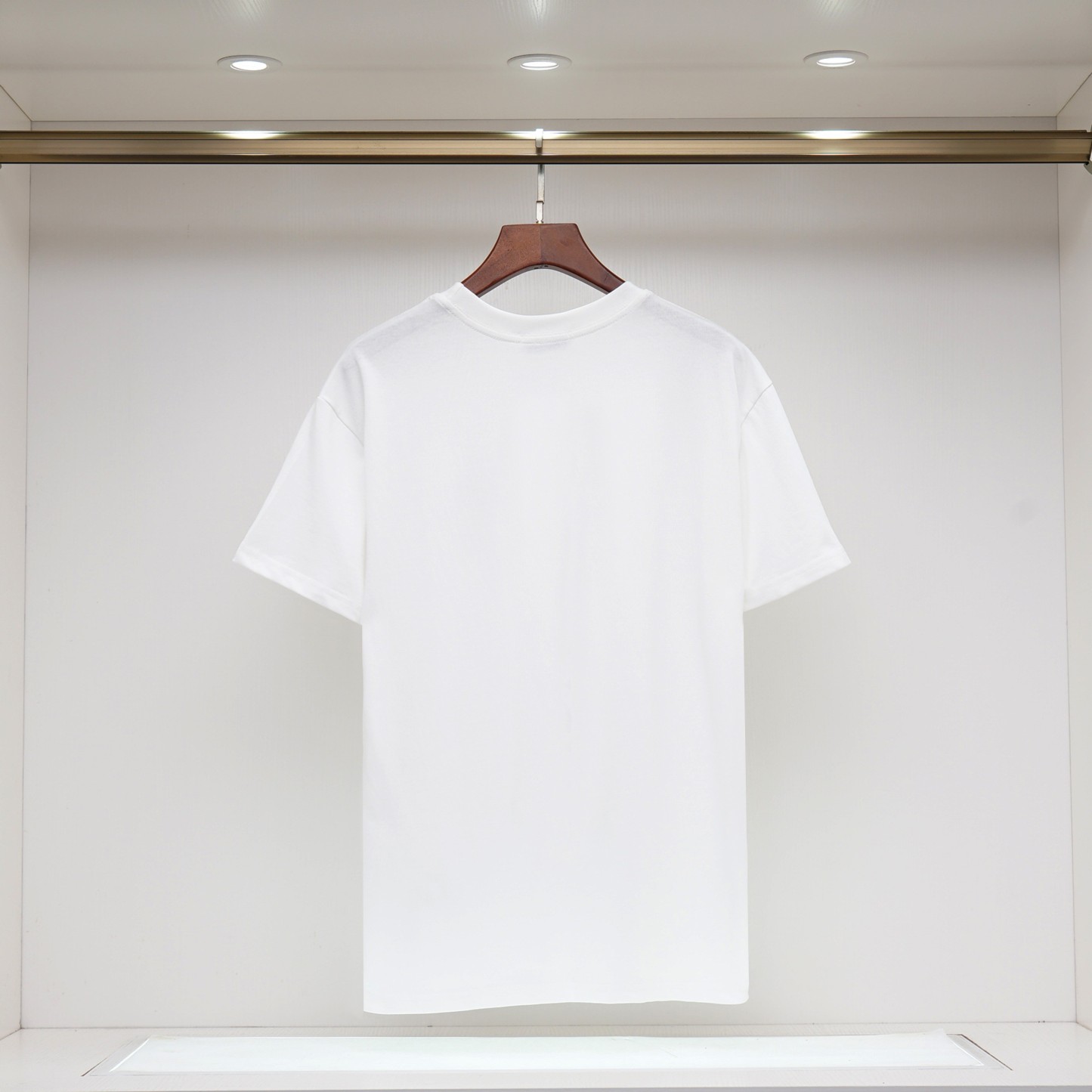 【Moncler旗艦店】（モンクレール）半袖Tシャツ、ご好評に付き再入荷！