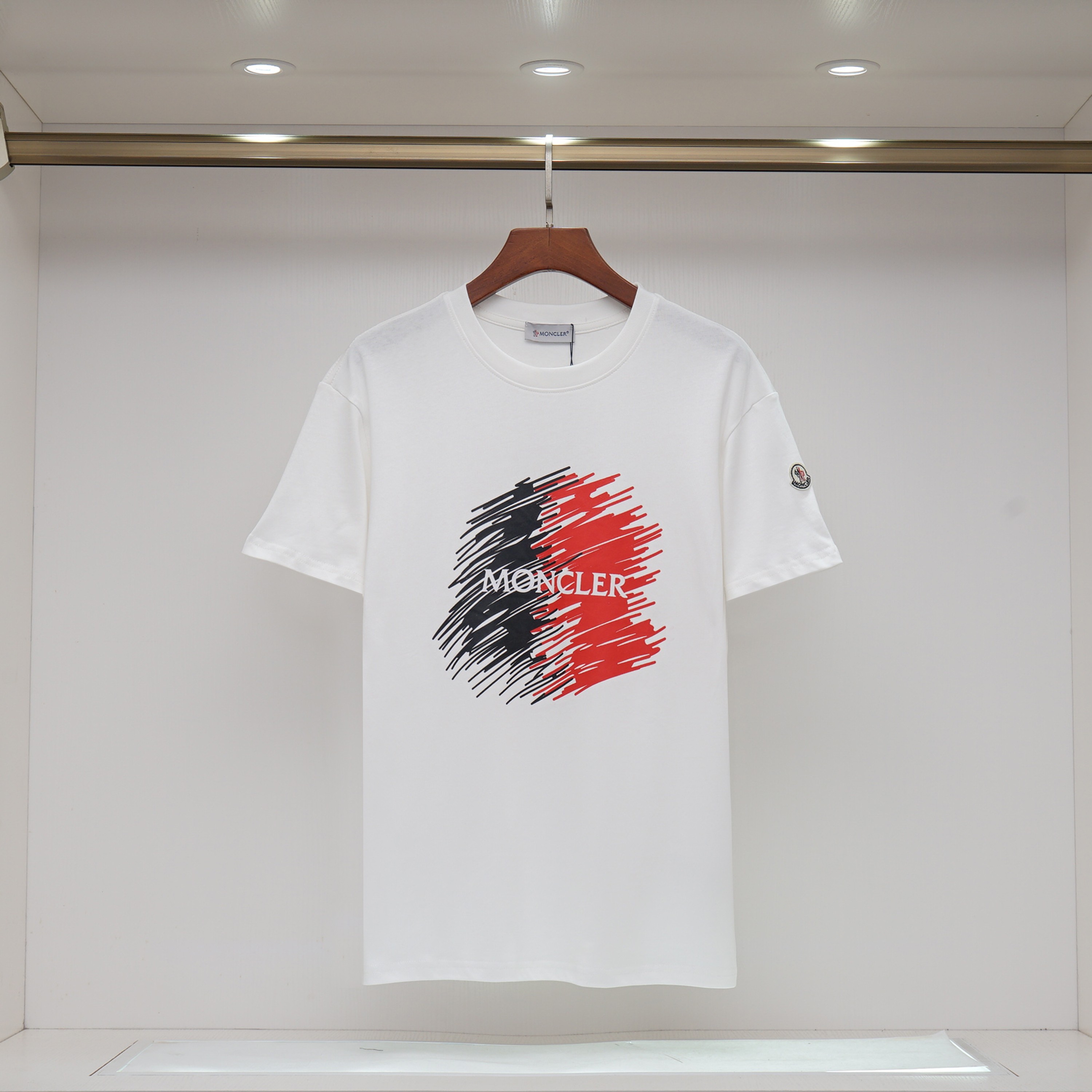 【Moncler旗艦店】（モンクレール）半袖Tシャツ、ご好評に付き再入荷！