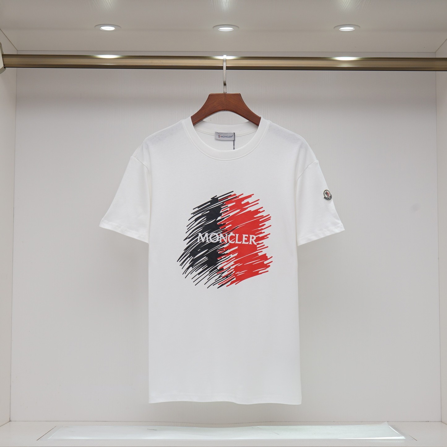 【Moncler旗艦店】（モンクレール）半袖Tシャツ、ご好評に付き再入荷！